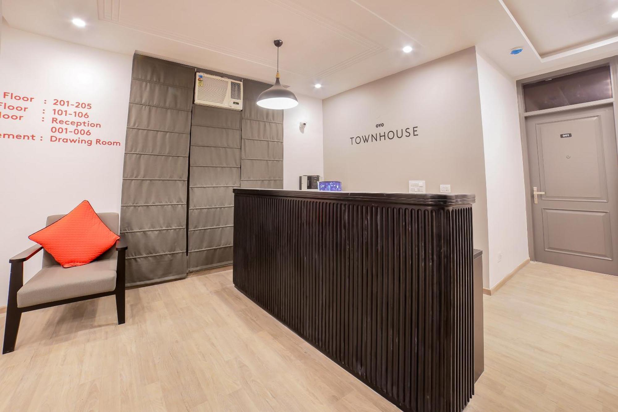 Townhouse 330 Dlf Phase-2 Near Leisure Valley Park Γκουργκάον Εξωτερικό φωτογραφία